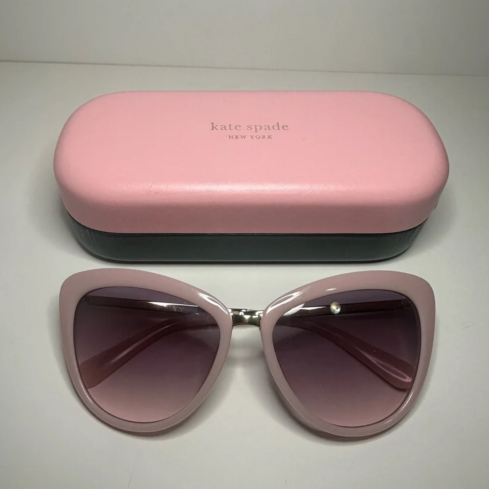Kate Spade NWOT Cissy Light Pink Cat Eye Frame Sunglasses w/Gradient Lenses